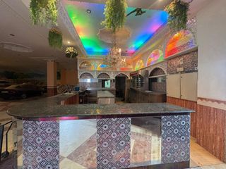Local Comercial  Calle azofairon. Local en parcela residencial de 576mt en el cerro blanco