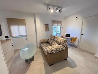 Location Appartement  Avenida virgen de los reyes. Piso reformado de 2 habitaciones