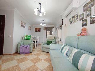 Flat  Plaza cantely. Piso reformado en dos hermanas  primera planta sin ascensor