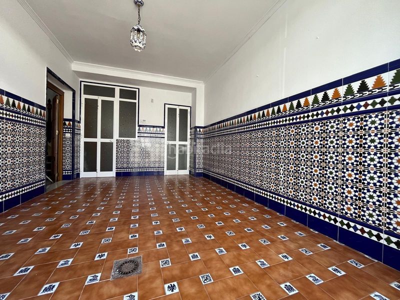 Foto b9016f83-723b-4c45-b7d5-61ef4c7f6a09. Casa amb aparcament a Arco Norte - Avda España Dos Hermanas
