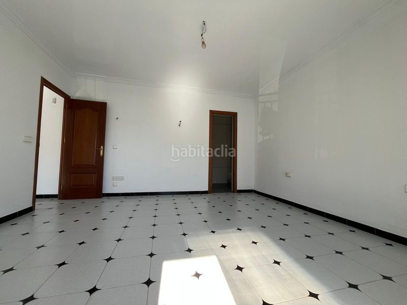 Foto c3ddd409-15f2-473c-85f4-fea54d20336b. Casa amb aparcament a Arco Norte - Avda España Dos Hermanas