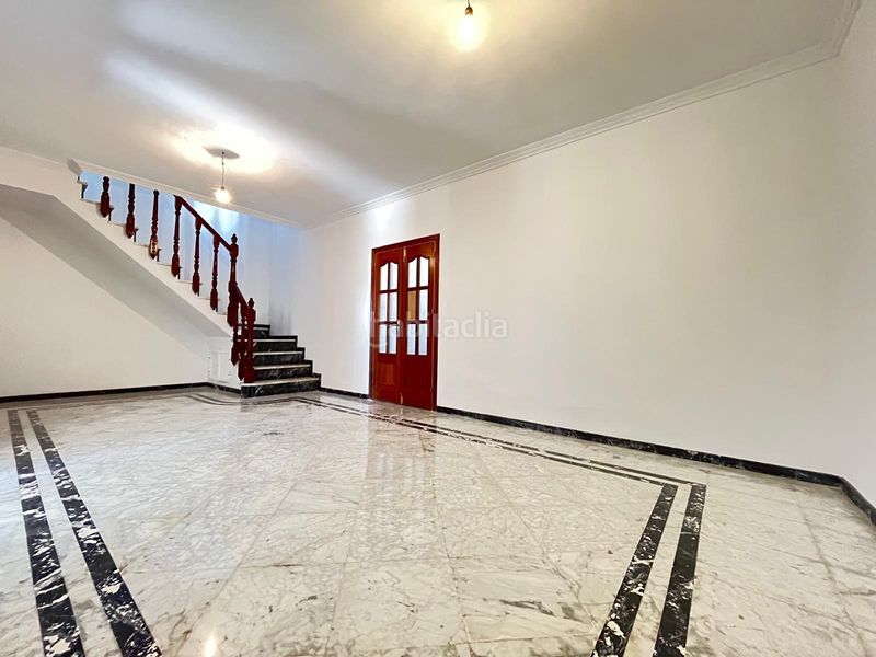 Foto e6a96435-601d-4275-aa01-a002a1c0da64. Casa amb aparcament a Arco Norte - Avda España Dos Hermanas