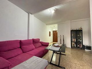 Planta baixa  Calle salcillo. Piso bajo de 3 habitaciones en la monedados hermanas