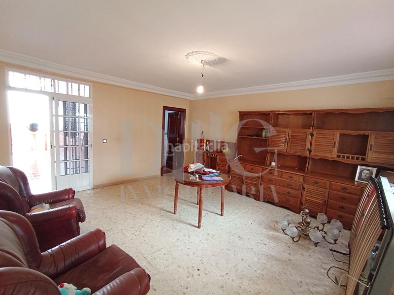 Foto 5d9c3918-5542-4f08-9100-53a5f3cf6910. Casa amb aparcament a El Arenal - La Pólvora Dos Hermanas