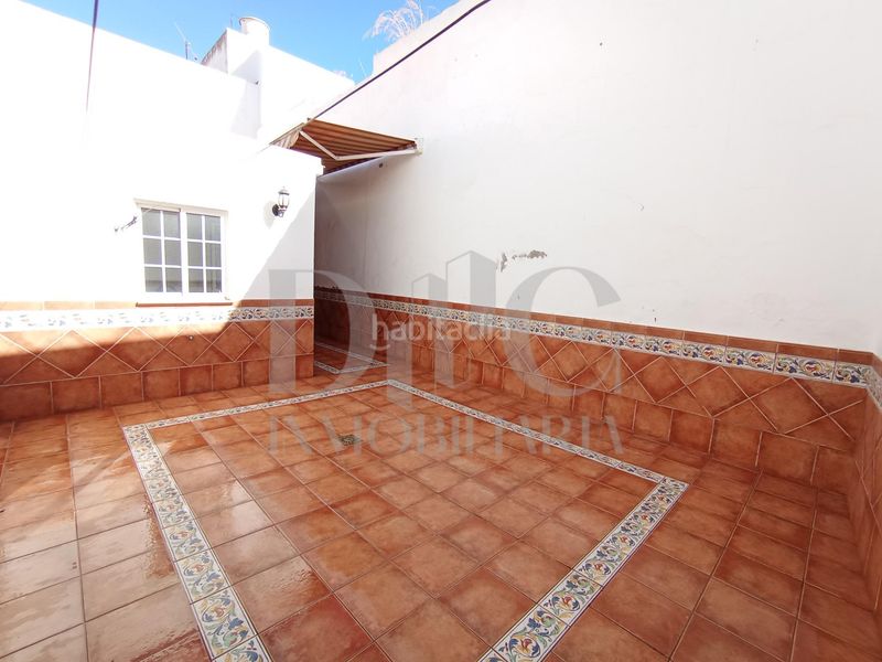 Foto b4f07493-33d5-459e-9dd7-7fb7450e5174. Casa amb aparcament a El Arenal - La Pólvora Dos Hermanas