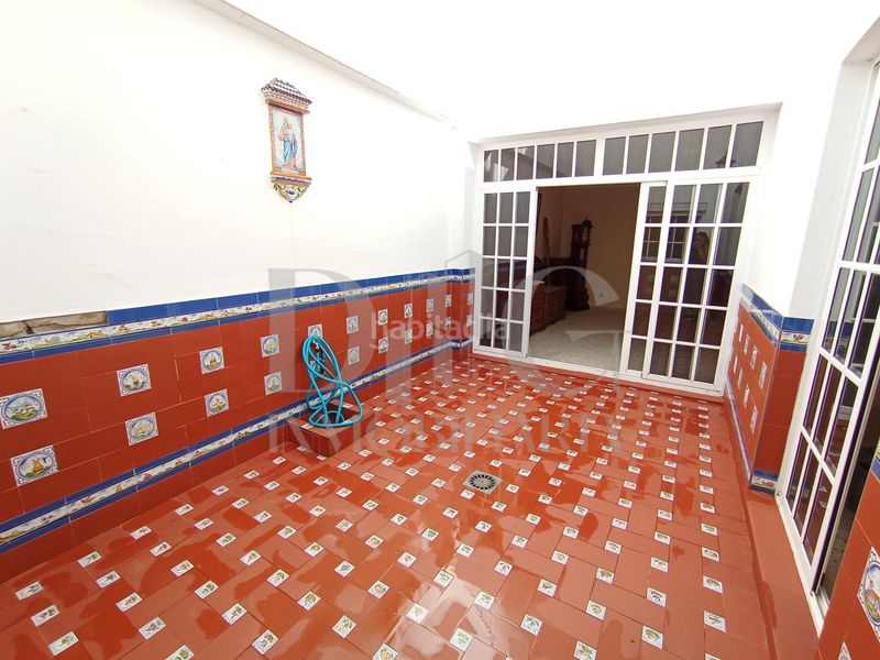 Foto dd65fed3-58cc-47bf-93c6-2da6f6b19f78. Casa amb aparcament a El Arenal - La Pólvora Dos Hermanas