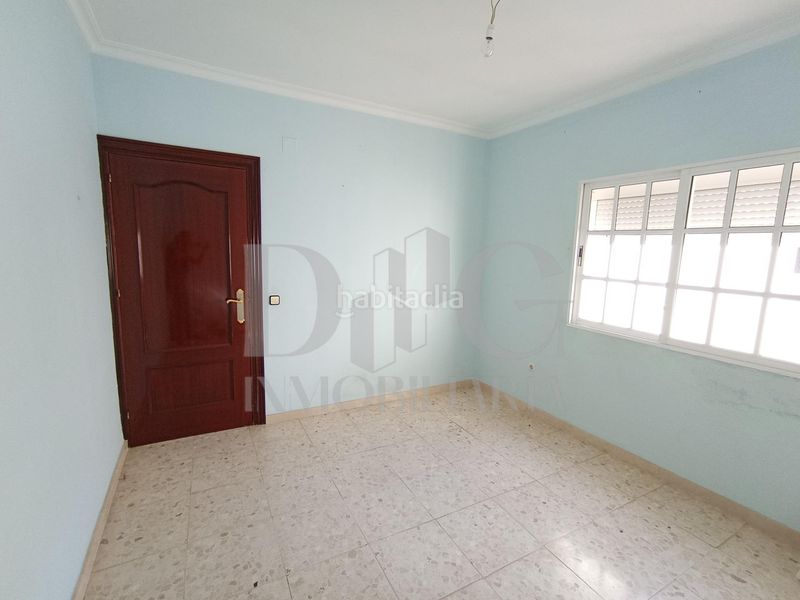 Foto f86dbe96-a6f2-457e-8ded-e3b262603241. Casa amb aparcament a El Arenal - La Pólvora Dos Hermanas