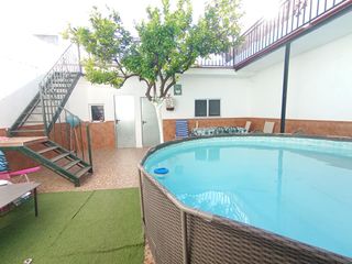 Casa  Calle azofairon. Casa reformada con patio zona ibarburu