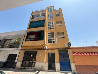 Piso en Calle zurbaran 14. Piso 3 habitaciones con terraza, segunda planta sin ascensor en