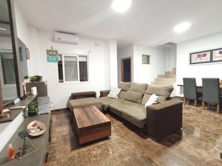 Casa a Centro - Doña Mercedes. Casa reformada de 4 habitaciones, 2wc, patio, garaje y trastero