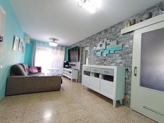 Appartement à Centro. Piso reformado en montequintodos hermanas 3h, 1wc