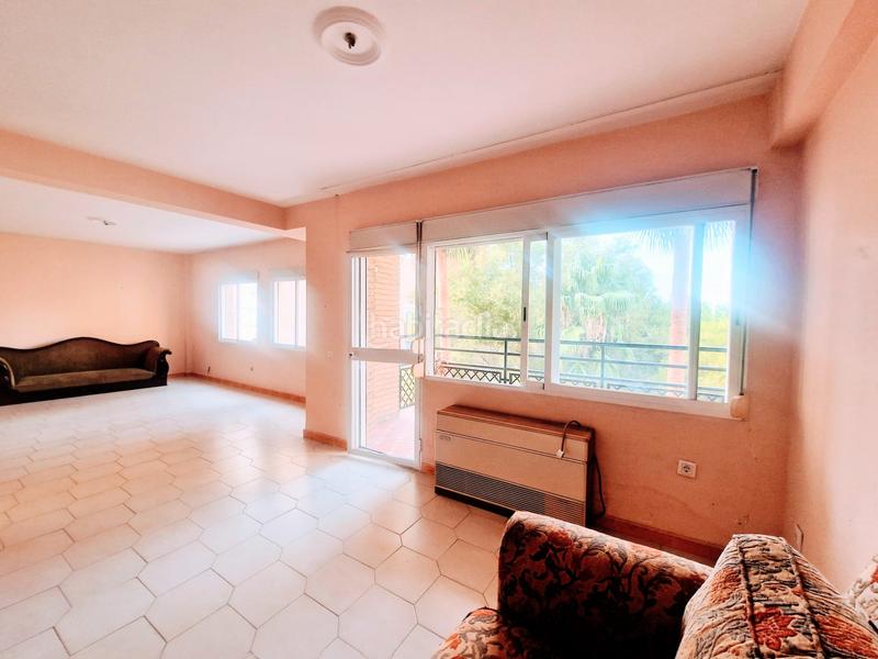 Foto 511f09fa-8d1e-4558-9c03-90e522706ba8. Appartamento con riscaldamento parcheggio piscina in Sevilla