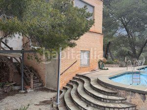 Foto fa828998-95b4-4795-a9fd-836454c9382c. Finca rústica a Serra