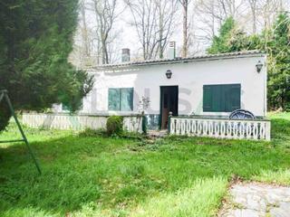 Casa a Parroquias del Este. Finca con casa en mazoi lugo