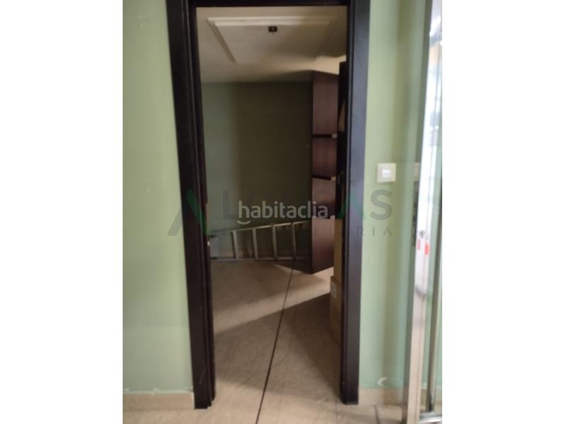 Foto e421e390-3f37-42fb-b32f-834281c83d78. Location local commercial dans Centro - Recinto Amurallado Lugo