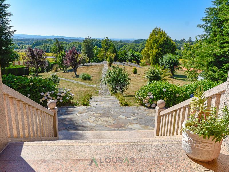 Foto 3df30e33-8aaf-4180-9730-f3ef76e4b06e. Casa amb aparcament a Outeiro de Rei