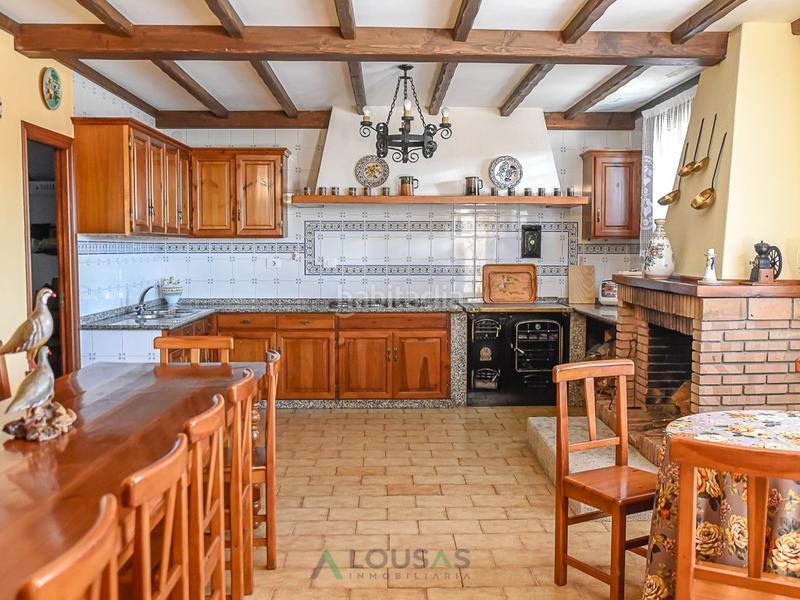 Foto a6a89b93-bc95-4591-aaeb-bdfab1a3f590. Casa amb aparcament a Outeiro de Rei