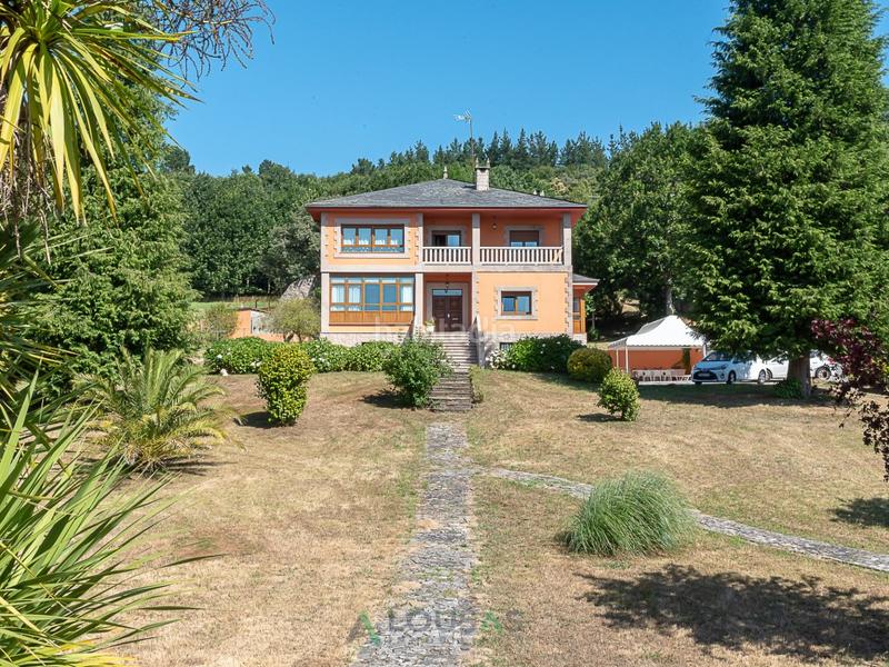 Foto ce6da204-f96f-4217-a9c9-0c85929dbcd9. Casa amb aparcament a Outeiro de Rei