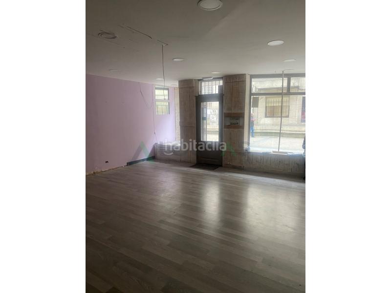 Foto 3d68f4e5-c613-4f9d-bdeb-319a3bdcf3c5. Location local commercial dans A Milagrosa Lugo