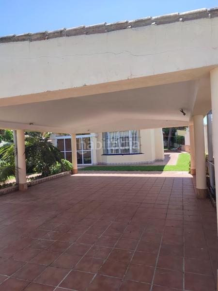 Foto 4a15b6da-df01-4179-b43d-994e85bc39e3. Chalet mit heizung parking pool in La Barrosa Chiclana de la Frontera