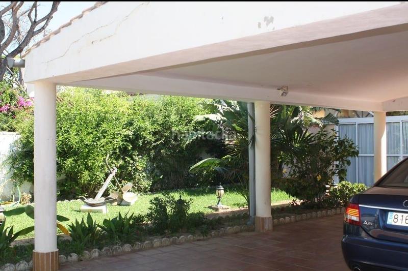 Foto 76f76b8e-98d0-416b-a43e-c8e1deca273b. Chalet mit heizung parking pool in La Barrosa Chiclana de la Frontera