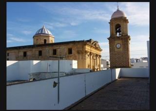 Maison à Núcleo urbano. Casa palacio en arquillo del reloj corazón de chiclana de la fro