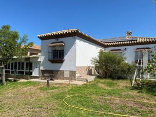 Chalet in Los Franceses - La Vega. Venta de chalet en el pinar de los franceses