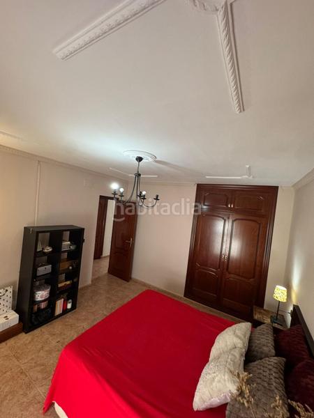 Foto 4ba2ddaf-5e2a-4d64-a30e-3518e32d0028. Casa amb aparcament a La Banda - Campo de Fútbol Chiclana de la Frontera