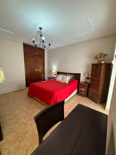 Foto b3b7f698-7bb8-48f3-bd44-0c959665fe48. Casa amb aparcament a La Banda - Campo de Fútbol Chiclana de la Frontera