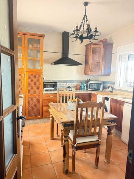 Foto 1133e263-6f7b-4dbb-bd76-751d451be7aa. Chalet venta de chalet urbano ctra. la barrosa en Chiclana de la Frontera