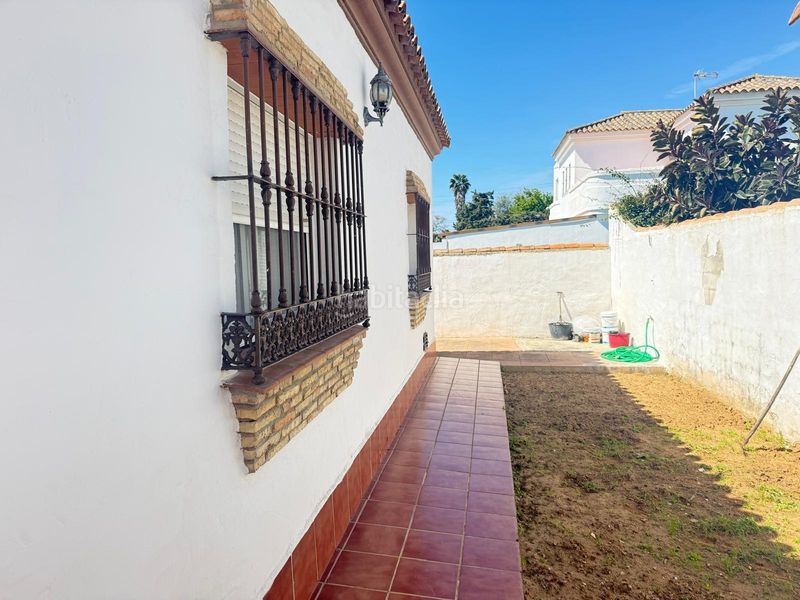 Foto 43c2d7cc-2079-41e2-987b-89f7ca2632d1. Chalet venta de chalet urbano ctra. la barrosa en Chiclana de la Frontera