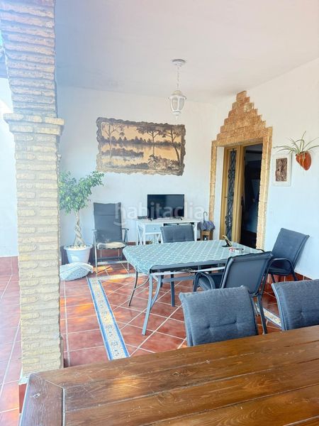 Foto 487b2460-5711-48c1-b4f1-cc743c9e8d68. Chalet venta de chalet urbano ctra. la barrosa en Chiclana de la Frontera