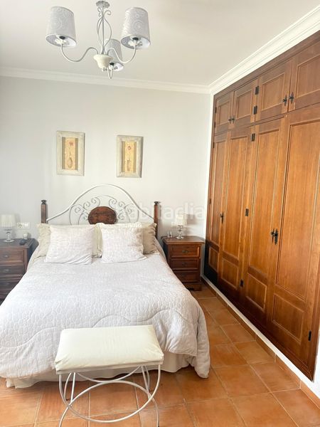 Foto b6030f67-09ab-46ee-9983-b6ded5835a41. Chalet venta de chalet urbano ctra. la barrosa en Chiclana de la Frontera