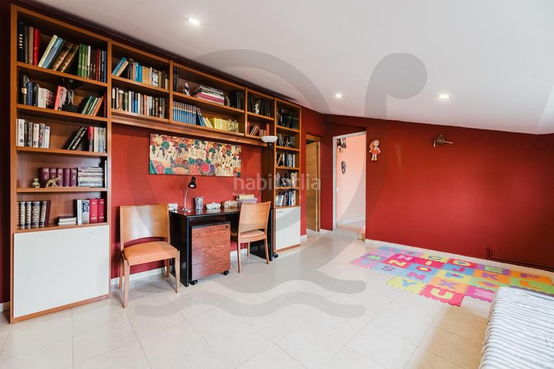 Foto 02db0a60-70b6-4580-8b12-558387794dad. Casa adossada amb calefacció aparcament a Entrepinos Eliana (l´)