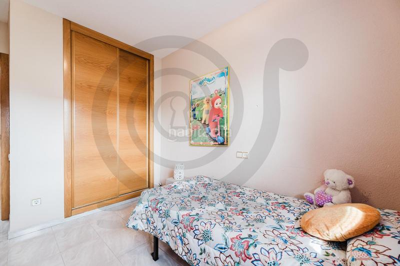 Foto 56762a7d-add4-4406-a0c6-d155b65ee009. Casa adossada amb calefacció aparcament a Entrepinos Eliana (l´)