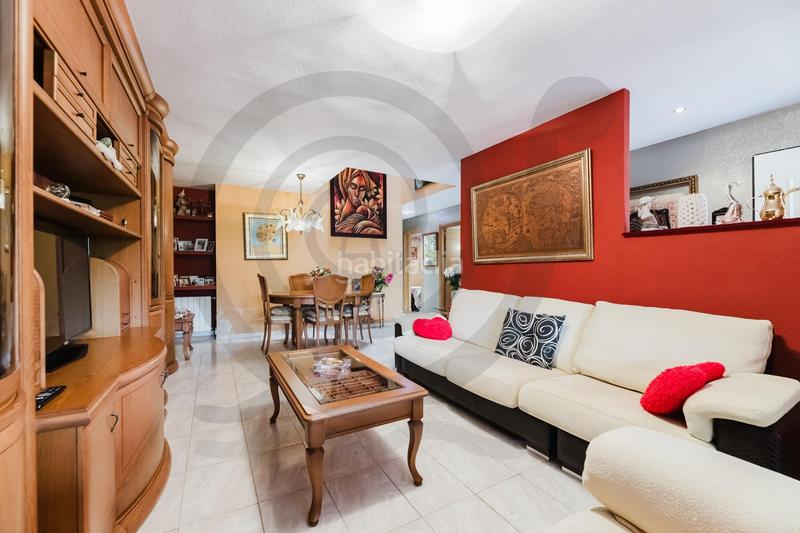 Foto 5e3004a5-32ca-4c42-9059-157062cba694. Casa adossada amb calefacció aparcament a Entrepinos Eliana (l´)