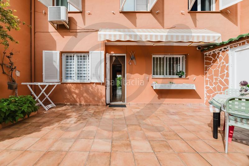 Foto 8359cf2b-60b5-4c56-af2f-ea84c4185558. Casa adossada amb calefacció aparcament a Entrepinos Eliana (l´)