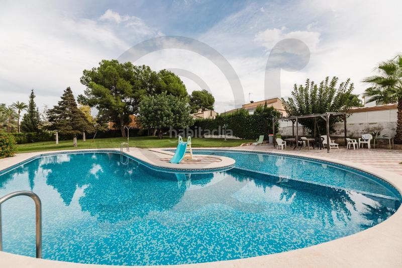 Foto b607adc0-3d40-4d55-b194-e08e241cc6e5. Casa adossada amb calefacció aparcament a Entrepinos Eliana (l´)