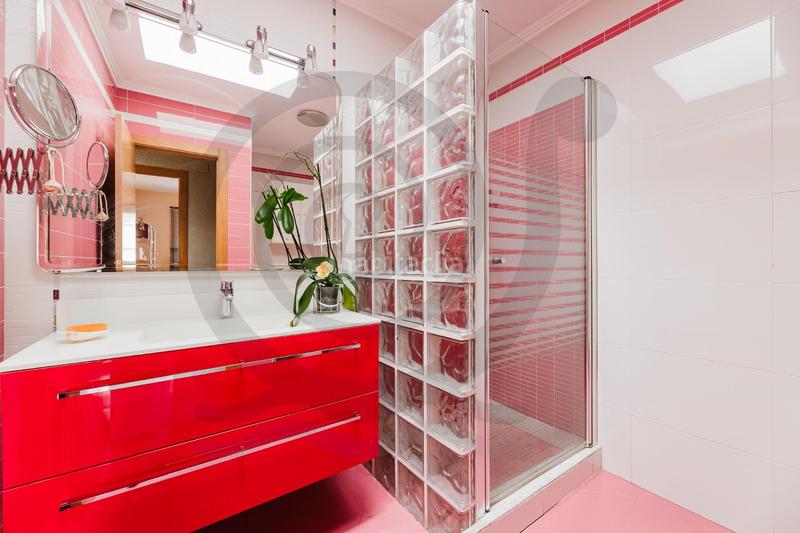 Foto bf76eef8-25eb-4854-9469-462bde215d1f. Casa adossada amb calefacció aparcament a Entrepinos Eliana (l´)