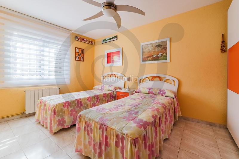 Foto c7306fb4-7012-4de8-969d-605ce7debf77. Casa adossada amb calefacció aparcament a Entrepinos Eliana (l´)