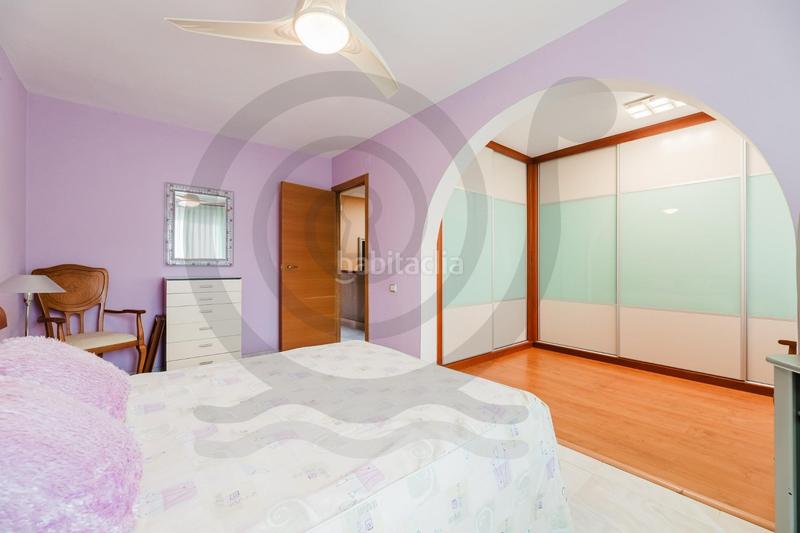 Foto e16c31e4-38e7-48ec-adf3-ff9e8f647964. Casa adossada amb calefacció aparcament a Entrepinos Eliana (l´)