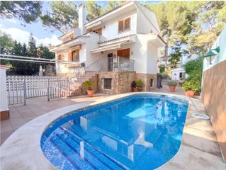 Affitto Casa bifamiliare in Montesol. Chalet pareado unifamiliar con piscina en urb. el clot de navarr