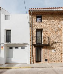 House in Albocàsser. Casa  de pueblo  con caràcter en albocàsser.