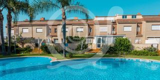 Casa adossada a San Antonio de Benagéber. Magnifico adosado con zona comunitaria en s.a benageber