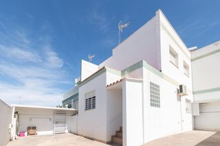 Maison jumelée à Rascanya. Pareado en pobla de vallbona