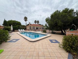 Chalet à Dolores. Encantadora villa con estudio independiente en dolores, una prop