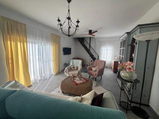 Maison jumelée à Dolores. Ubicada en una zona tranquila a las afueras de dolores, alicante