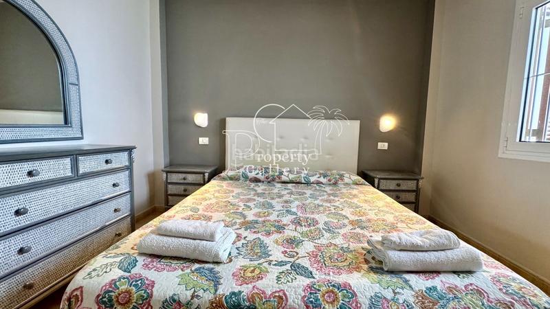 Foto 63b7a3a8-43df-4992-aa49-c7be08bdee35. Apartamento  en venta en Los Cristianos, tenerife urbanización cerrada con piscina y aparcamiento en Arona