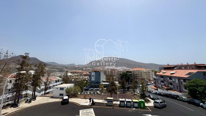 Foto 6c388989-ea25-4a1c-bc89-05e7679a0710. Apartamento  en venta en Los Cristianos, tenerife urbanización cerrada con piscina y aparcamiento en Arona