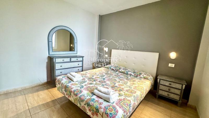 Foto 7a7c7873-9771-4bc5-922a-6f02ddd2ec53. Apartamento  en venta en Los Cristianos, tenerife urbanización cerrada con piscina y aparcamiento en Arona